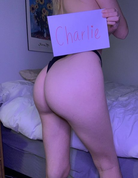 Naakte gelekte OnlyFans-foto van Momolit0