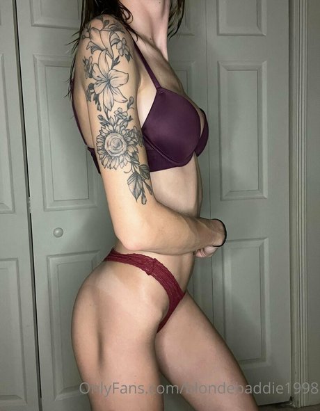Naakte gelekte OnlyFans-foto van Missmakaylabaddie