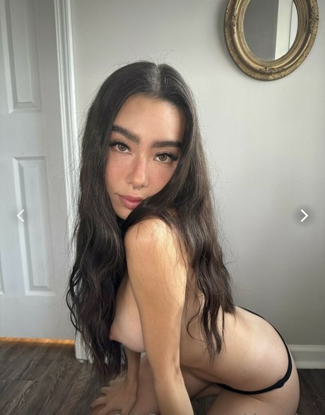 Naakte gelekte OnlyFans-foto van Sabinamura