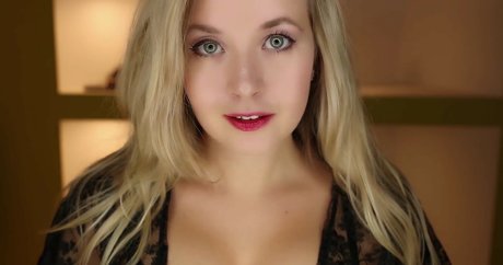 Naakte gelekte OnlyFans-foto van Valeriyaasmr