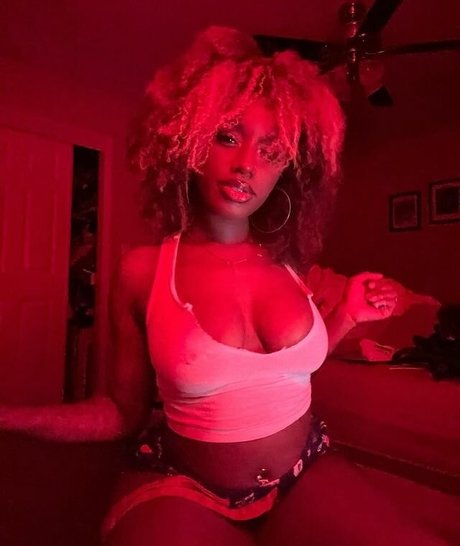 Naakte gelekte OnlyFans-foto van Xorockyox7