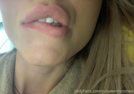 Naakte gelekte OnlyFans-foto van Julianawantsromeo