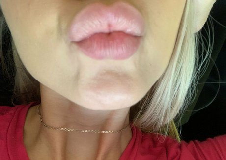Naakte gelekte OnlyFans-foto van Julianawantsromeo
