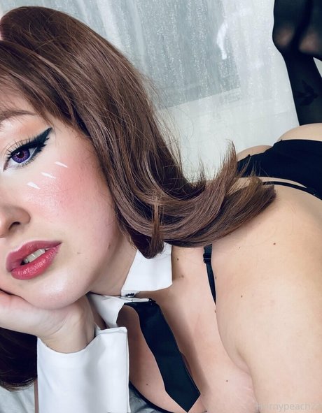 Hornypeach23