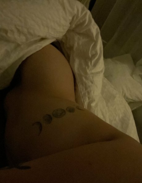 Naakte gelekte OnlyFans-foto van Hornypeach23