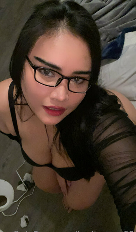 Naakte gelekte OnlyFans-foto van Badiezbbw92