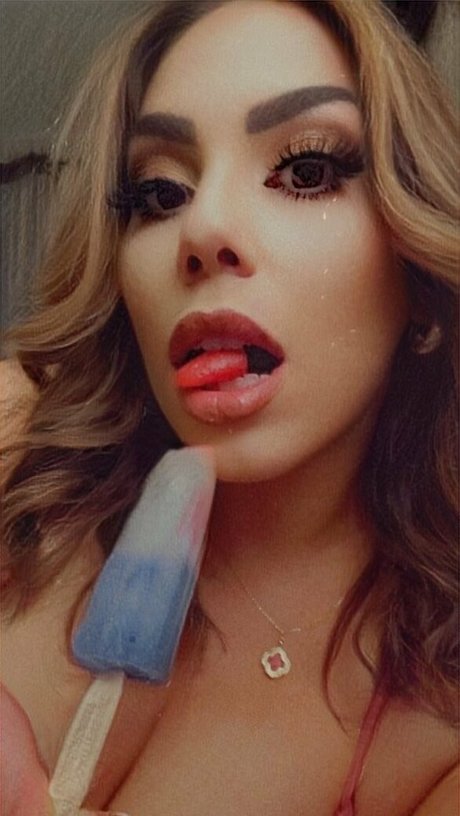 Naakte gelekte OnlyFans-foto van Ashleysmashlie