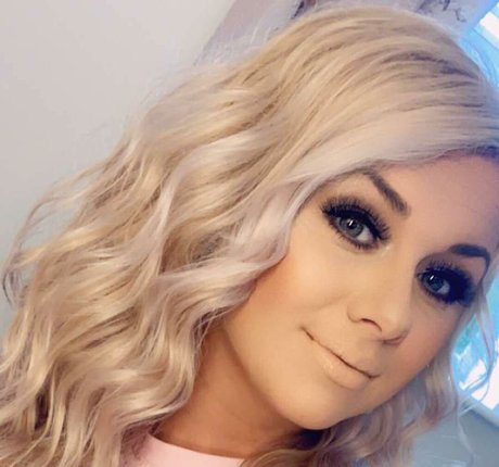 Naakte gelekte OnlyFans-foto van Lauren H