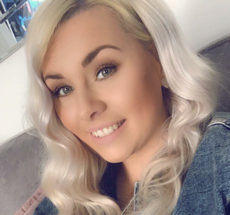 Naakte gelekte OnlyFans-foto van Lauren H