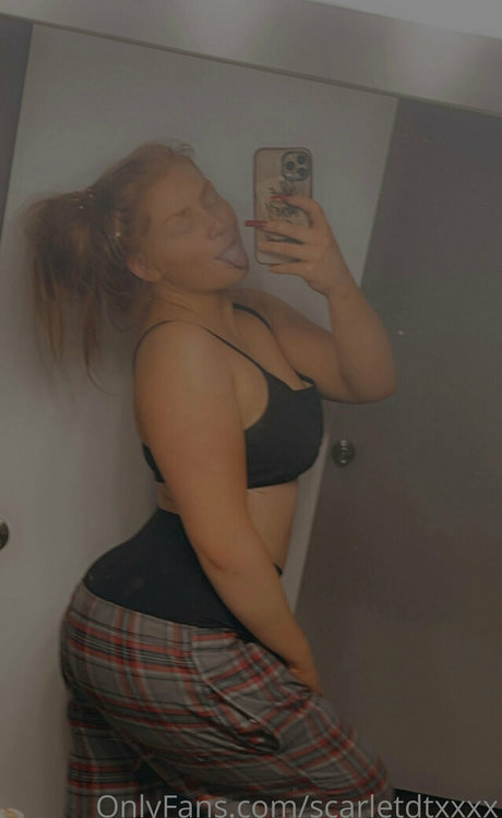 Naakte gelekte OnlyFans-foto van Heluvscar