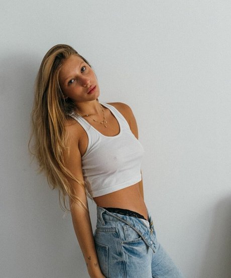 Naakte gelekte OnlyFans-foto van Roni Zouler