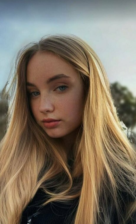 Naakte gelekte OnlyFans-foto van Gentlekate