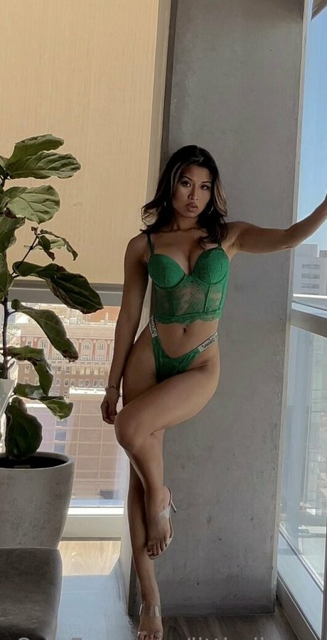 Naakte gelekte OnlyFans-foto van Azarkey