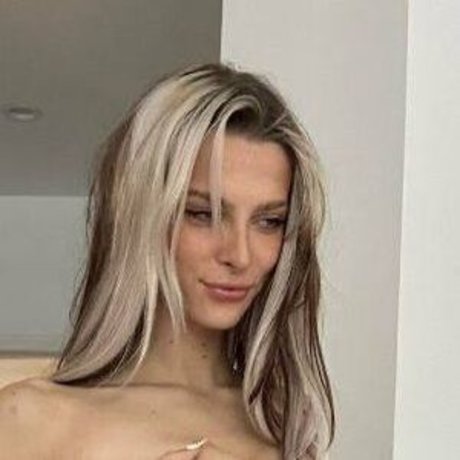 Naakte gelekte OnlyFans-foto van Ashley Matheson