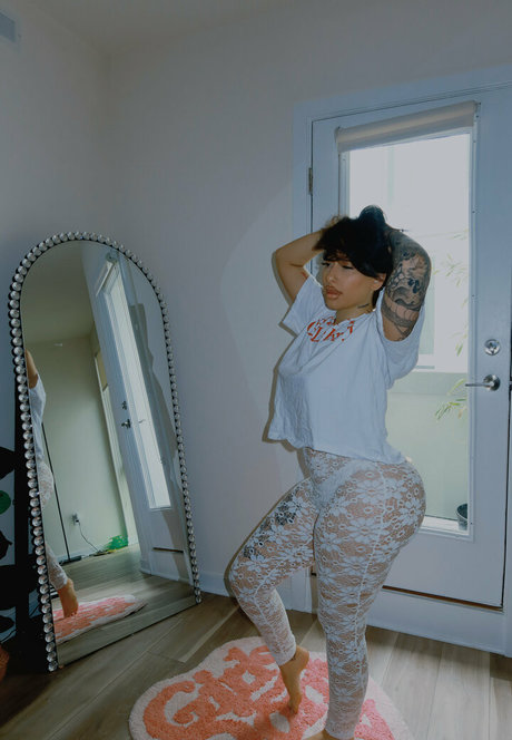 Naakte gelekte OnlyFans-foto van Poundcakenat