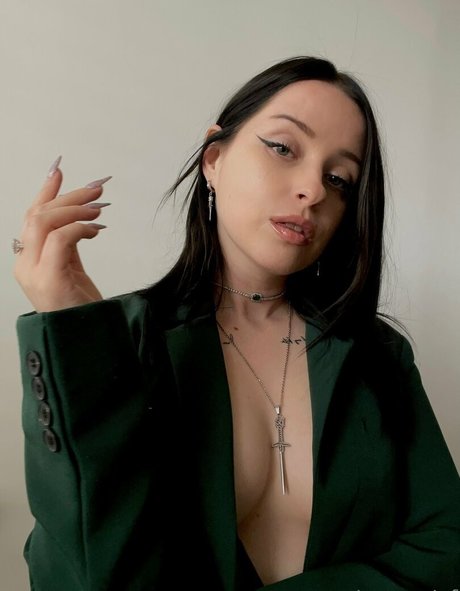 Naakte gelekte OnlyFans-foto van Anastasia Freiberg