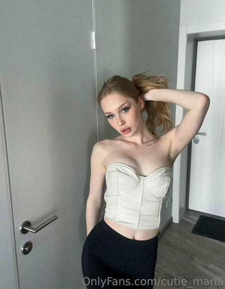 Naakte gelekte OnlyFans-foto van Cutiekira