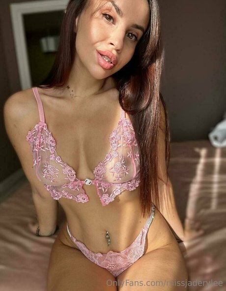 Naakte gelekte OnlyFans-foto van Missjaderylee