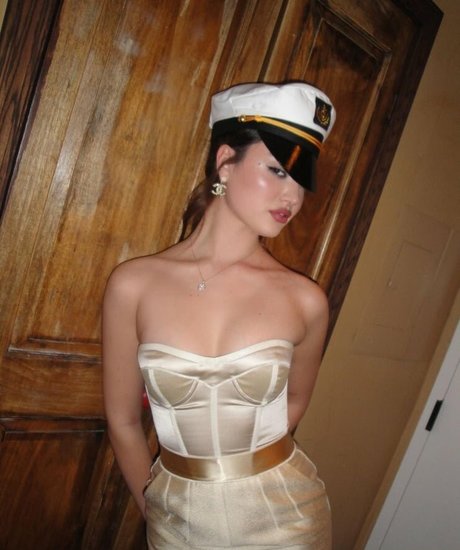 Naakte gelekte OnlyFans-foto van Bella Podaras
