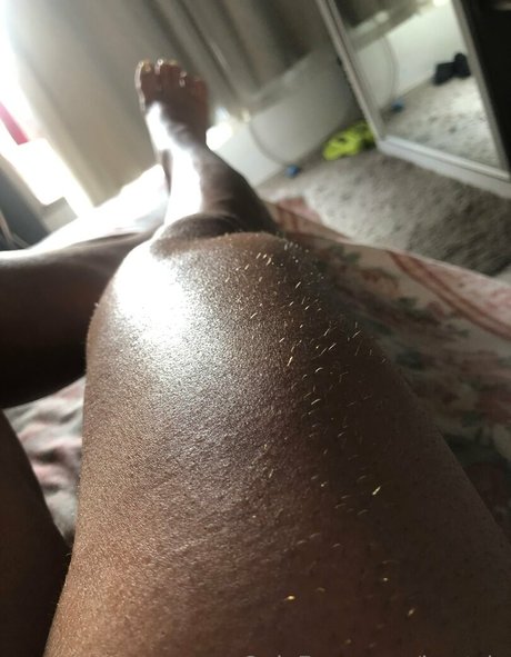 Naakte gelekte OnlyFans-foto van Bestlu