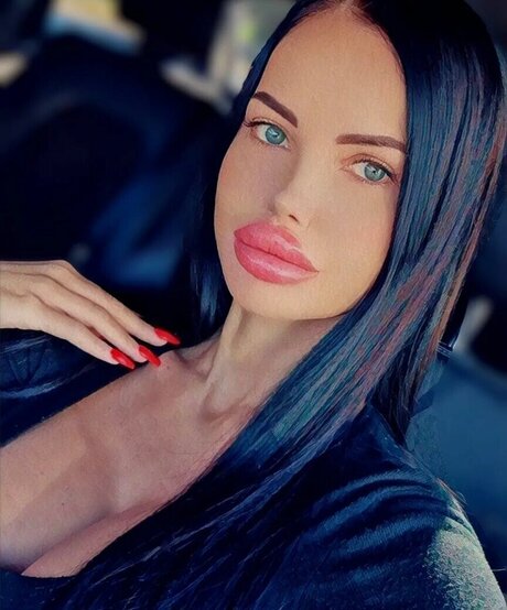 Naakte gelekte OnlyFans-foto van Erimegan