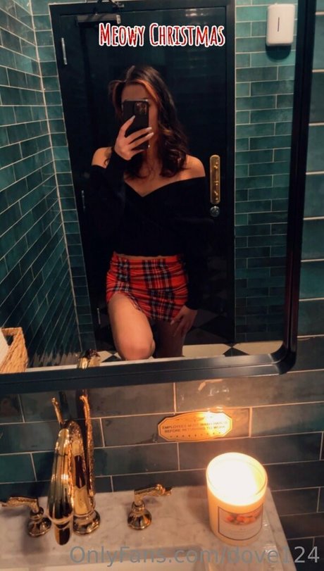 Naakte gelekte OnlyFans-foto van Dove124