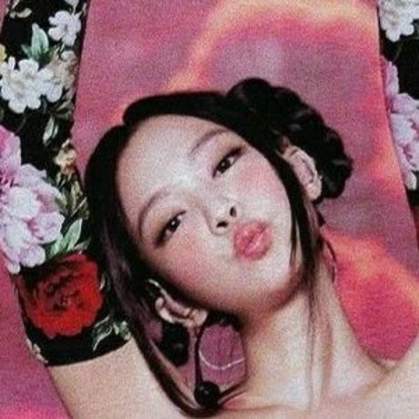 Naakte gelekte OnlyFans-foto van Jennie Blackpink