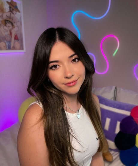Naakte gelekte OnlyFans-foto van Melibela