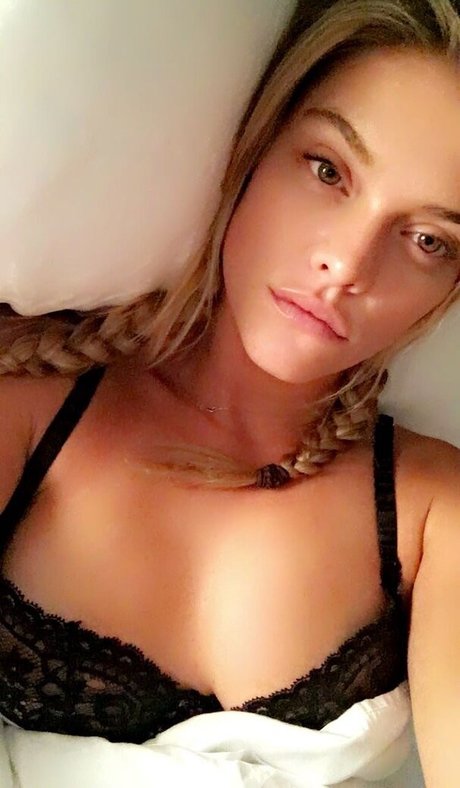 Naakte gelekte OnlyFans-foto van Ninaagdal