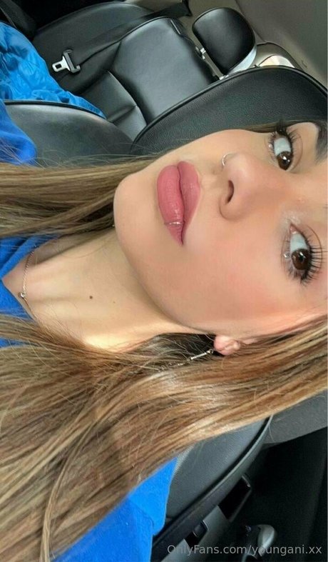 Naakte gelekte OnlyFans-foto van Younganixx
