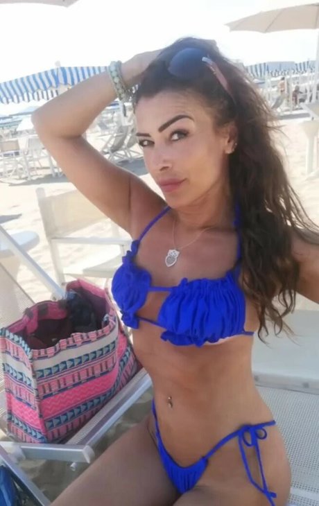 Naakte gelekte OnlyFans-foto van Sheila Grembiule