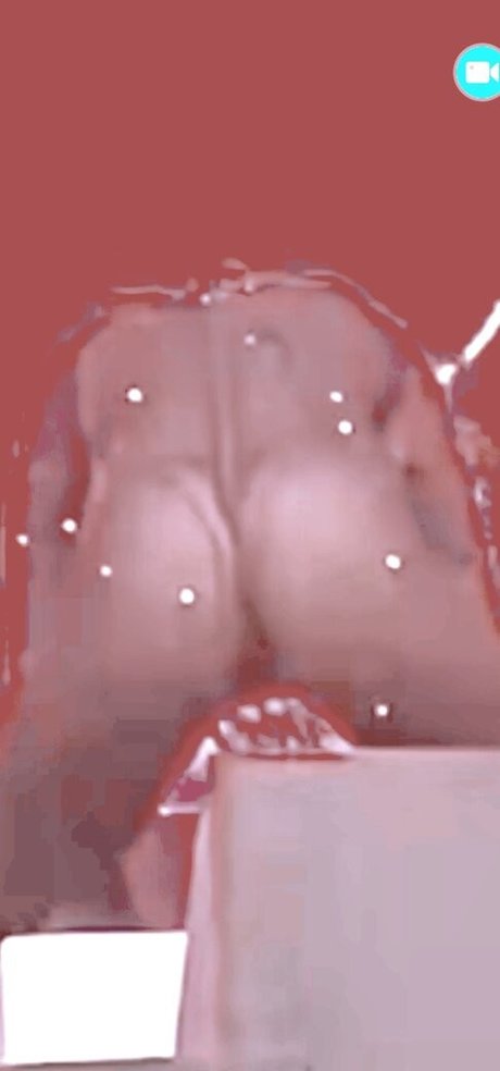 Naakte gelekte OnlyFans-foto van Wanessa Camargo