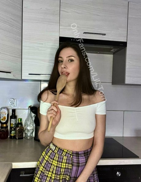 Naakte gelekte OnlyFans-foto van Lilitorn