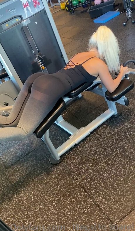 Naakte gelekte OnlyFans-foto van Cuurvybabe