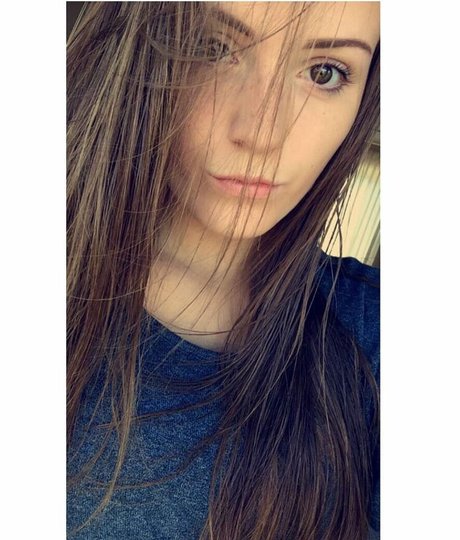 Naakte gelekte OnlyFans-foto van Brenna Winters