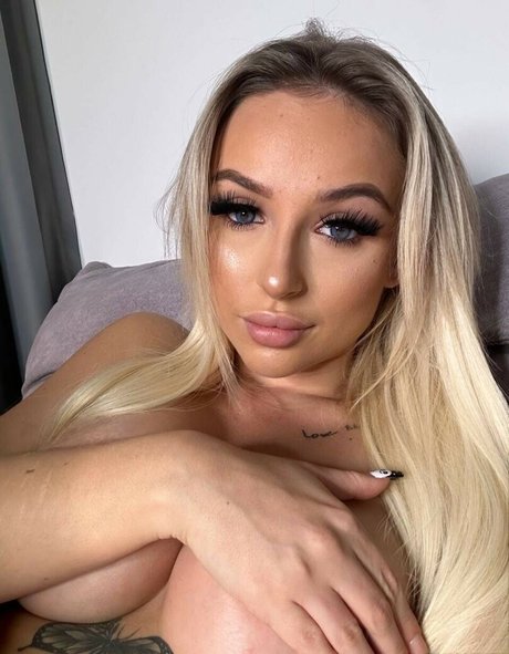 Naakte gelekte OnlyFans-foto van Sophielouise1x