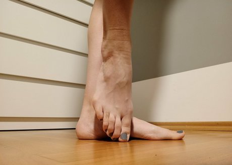 Naakte gelekte OnlyFans-foto van Tallgirlwithfeets