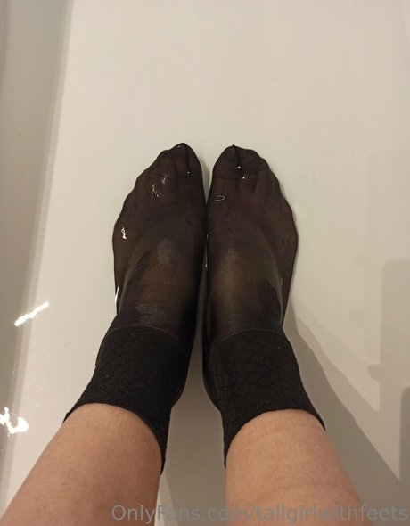 Naakte gelekte OnlyFans-foto van Tallgirlwithfeets