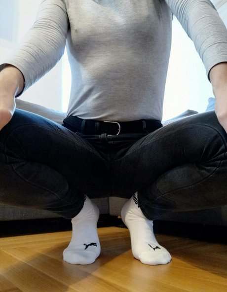 Naakte gelekte OnlyFans-foto van Tallgirlwithfeets