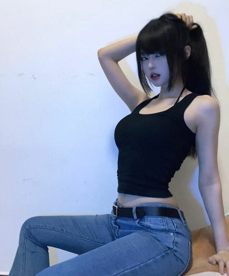 Naakte gelekte OnlyFans-foto van Daturakisses