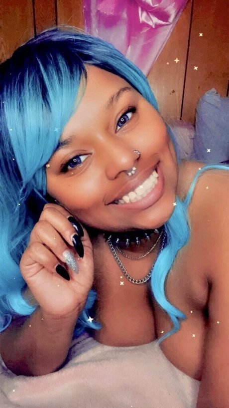 Naakte gelekte OnlyFans-foto van Jewelkittenfree