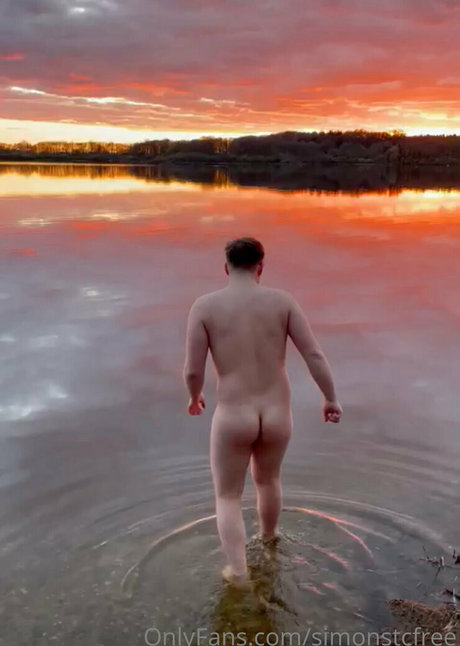 Naakte gelekte OnlyFans-foto van Simonstcfree