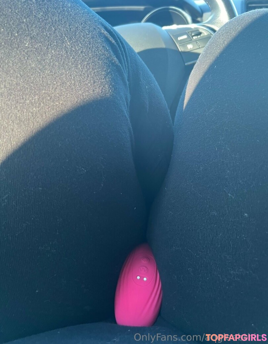 Naakte gelekte OnlyFans-foto van Angieebthicc #18 Naakte gelekte OnlyFans-foto van Angieebthicc #18