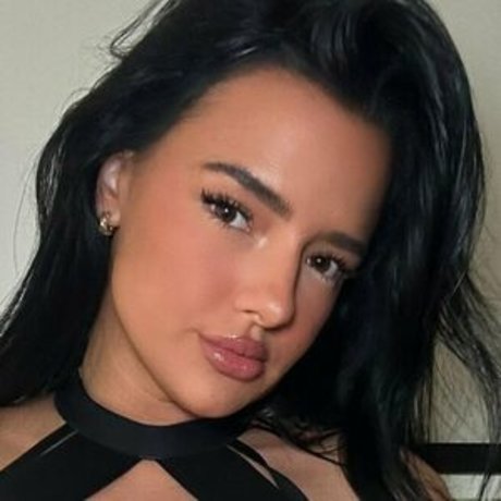 Naakte gelekte OnlyFans-foto van Emilywoodss