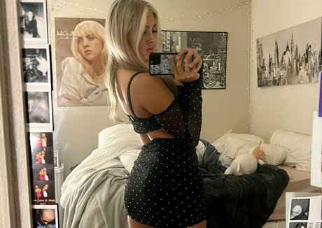 Naakte gelekte OnlyFans-foto van Pixie