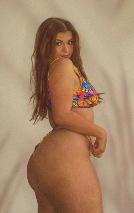 Naakte gelekte OnlyFans-foto van Clemence Andrea