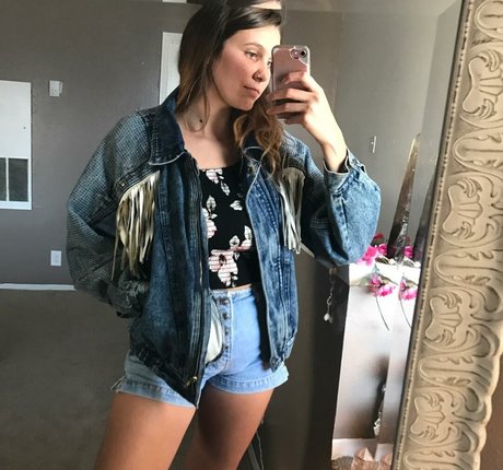Naakte gelekte OnlyFans-foto van Autumn Brianne