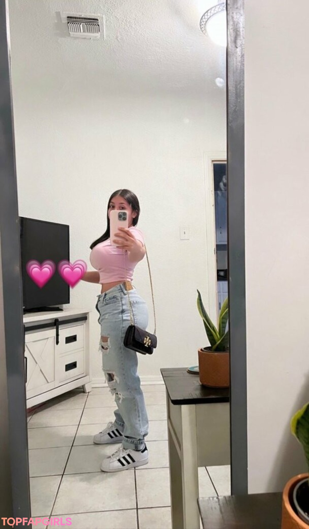 Naakte gelekte OnlyFans-foto van Princessemilyyyy #13 Naakte gelekte OnlyFans-foto van Princessemilyyyy #13