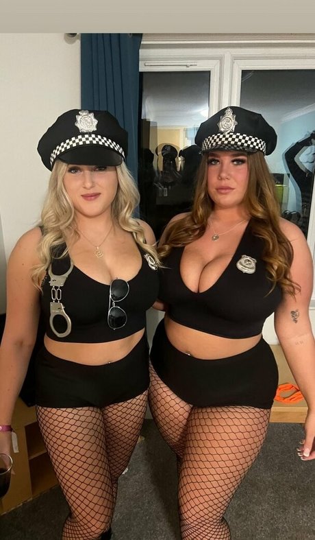 Naakte gelekte OnlyFans-foto van Ellierobsxx