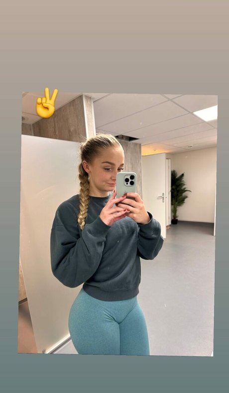 Naakte gelekte OnlyFans-foto van Musarita